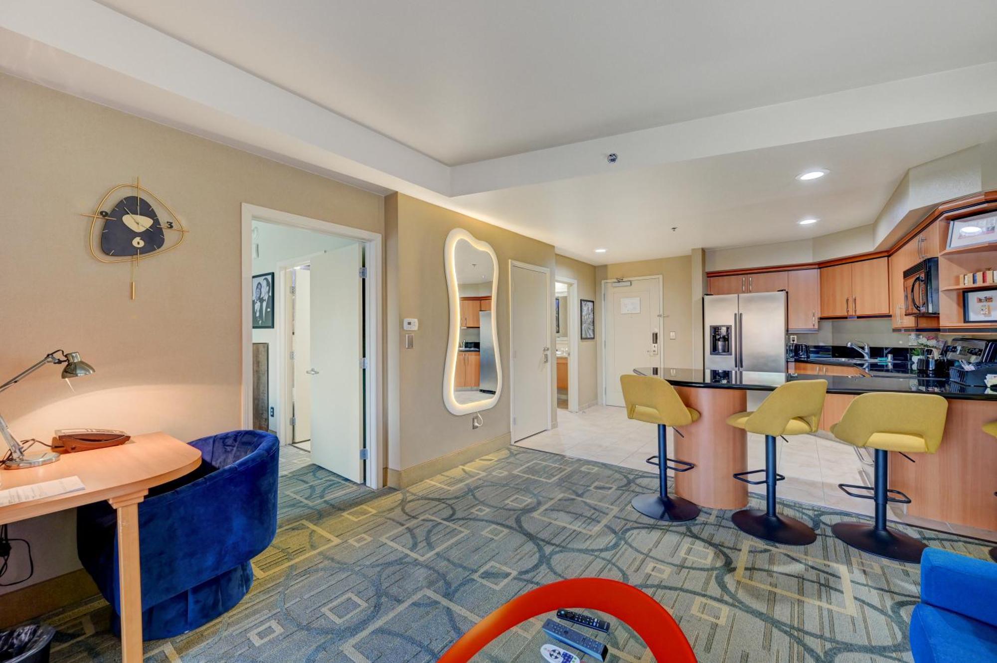 Premium Views! - 'fear And Loathing Style' - Sphere In Hd Aparthotel *