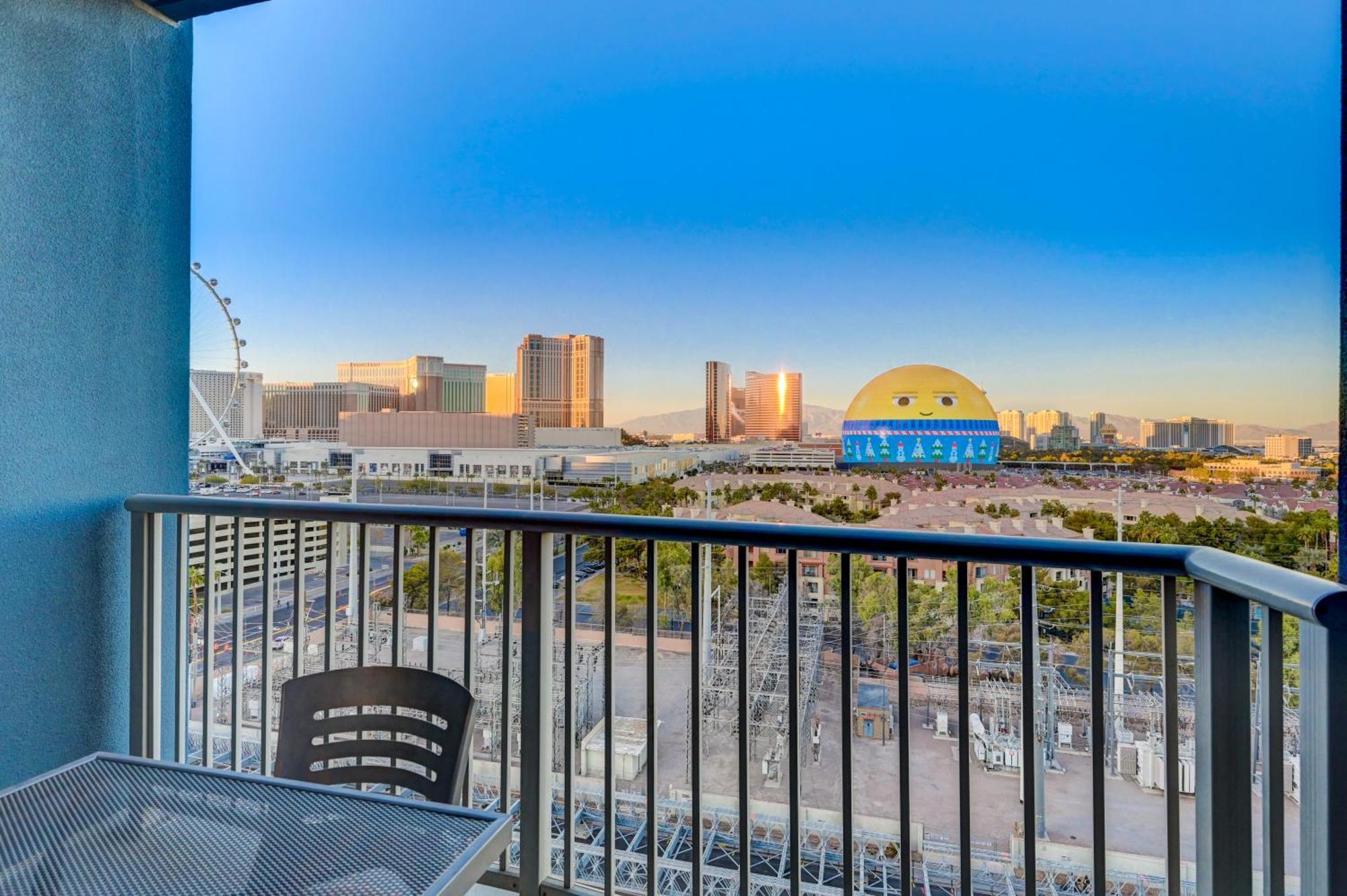 Premium Views! - 'fear And Loathing Style' - Sphere In Hd Aparthotel *